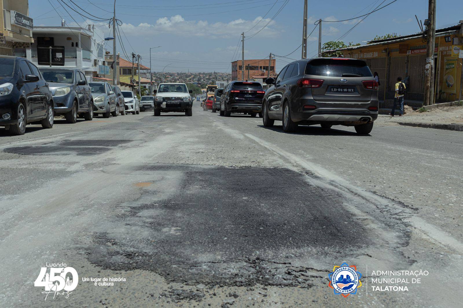 Imagem da notícia: ADMINISTRAÇÃO MUNICIPAL DE TALATONA REALIZA OPERAÇÃO DE TAPA-BURACOS NAS VIAS DA COMUNA DE TALATONA